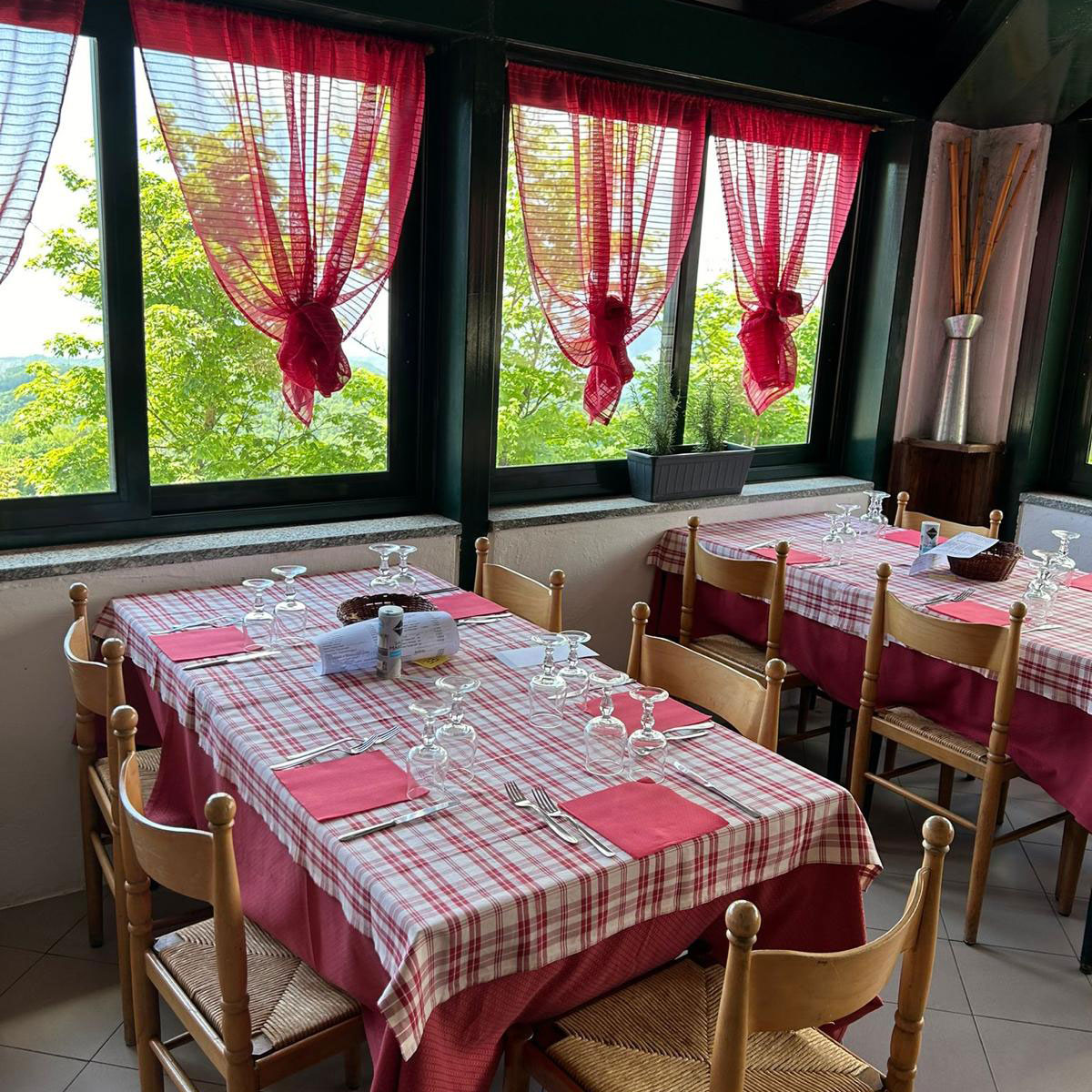 Le sale dell'Antico Ristorante Ö STRIXEÜ foto 1